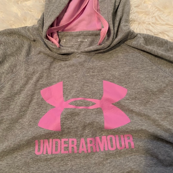 Hooded short sleeve UA top - Picture 2 of 5